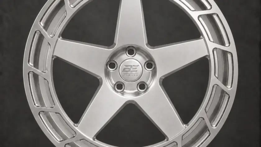 BE1-AL5C forged wheel — brushed silver front view