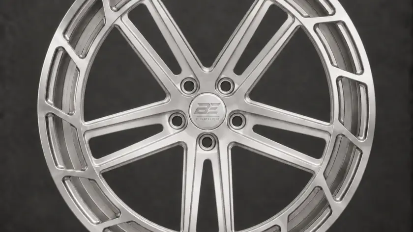 BE1-AL5S monoblock forged wheel — brushed silver front view