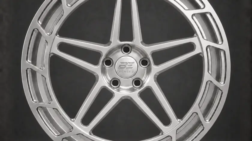 BE1-AL5ST forged wheel — brushed silver front view