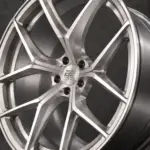 BE1-C5SQ forged wheel — brushed silver detail view
